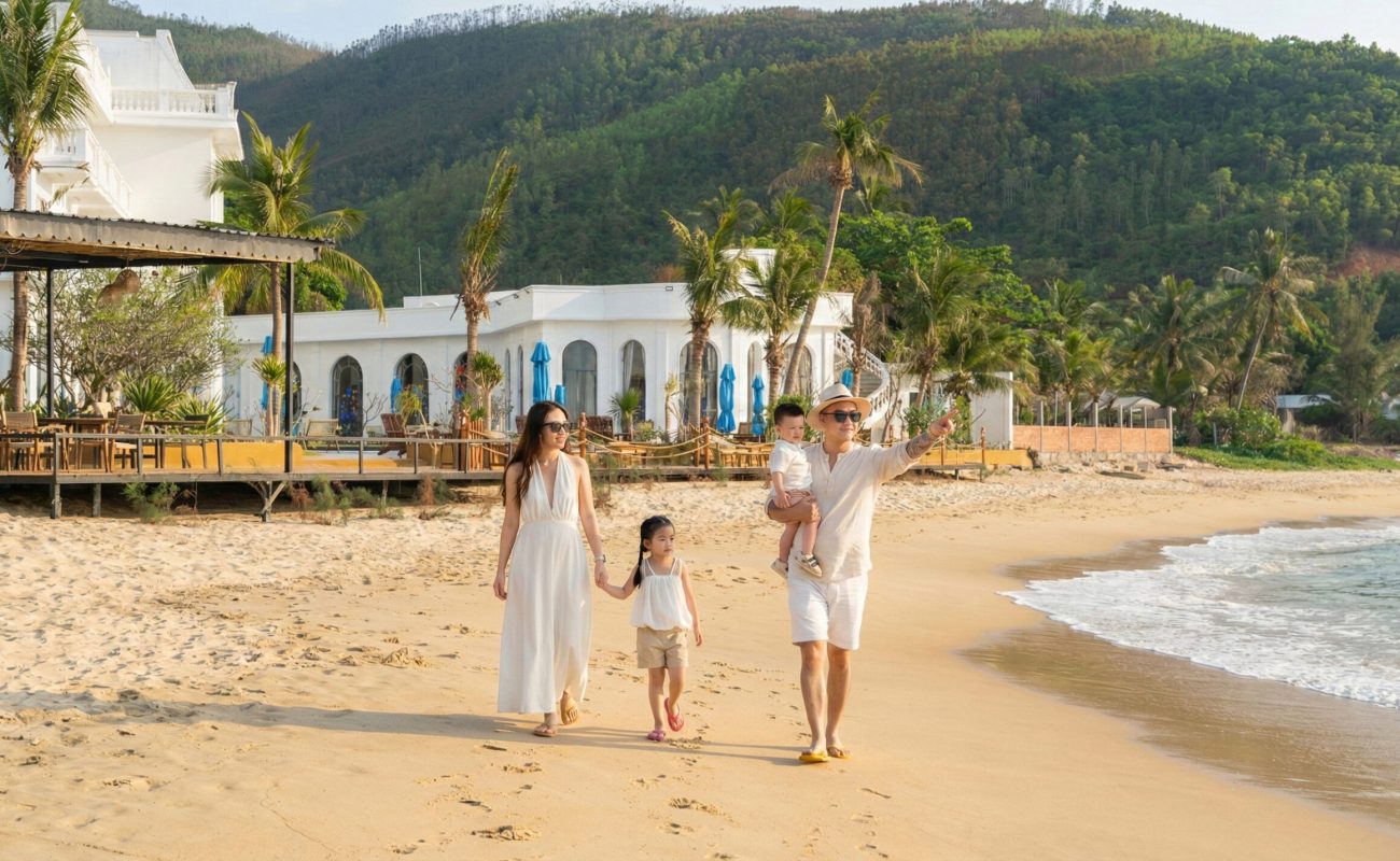 Seaside Boutique Resort mang đến cho bạn một kỳ nghỉ trong không khí tĩnh lặng hòa mình vào thiên nhiên, rời xa cuộc sống tất bật, hối hả của thành phố nhộn nhịp. Chúng tôi là một khu nghỉ dưỡng boutique độc đáo, nơi cung cấp dịch vụ cá nhân hóa 5 sao trong một môi trường thiết kế theo phong cách tân cổ điển. Chúng tôi tập trung vào ba yếu tố chính - chỗ ở thoải mái, đồ ăn ngon và dịch vụ tận tâm. Hãy tưởng tượng mình đang ở trong một khu nghỉ dưỡng thân mật và tuyệt đẹp, ẩn mình trên một đồi nhẹ nhàng ngắm nhìn biển xanh lấp lánh...